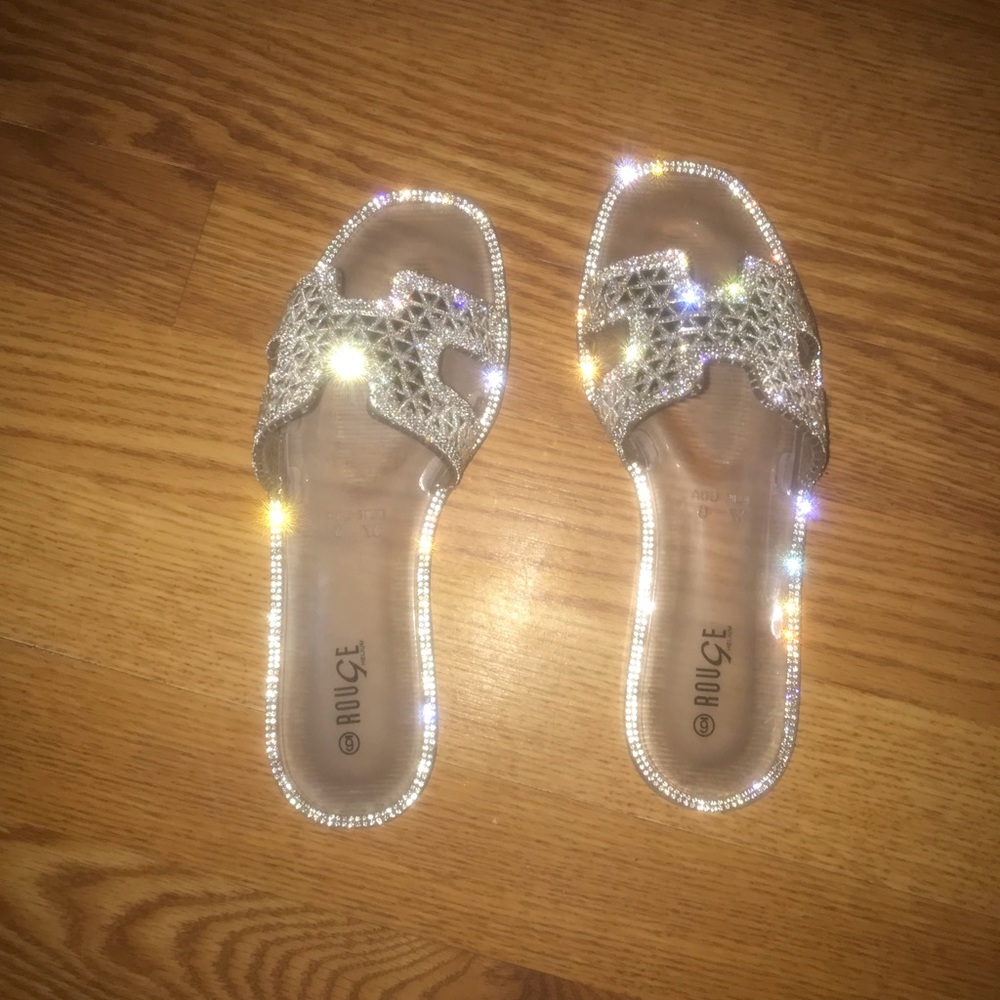 flat slide on sandals, sparkly gems, shines with light reflections